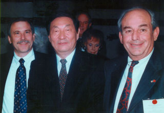 Premier Zhu Rongji of the People's Republic of China, 5th Premier of China, meets with David Kaufman 